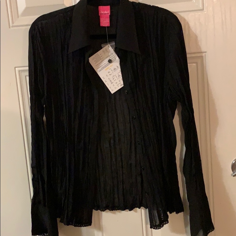 Exquisite black blouse! Lovely cuffs in sleeve